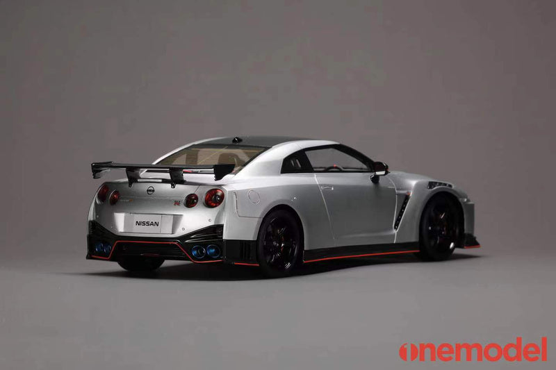 One Model 1:18 Nissan GT-R (R35) 2020 NISMO Edition in Super Silver