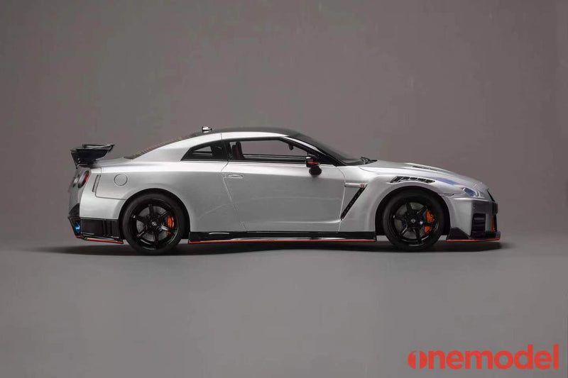 One Model 1:18 Nissan GT-R (R35) 2020 NISMO Edition in Super Silver