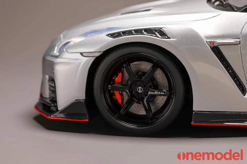 One Model 1:18 Nissan GT-R (R35) 2020 NISMO Edition in Super Silver