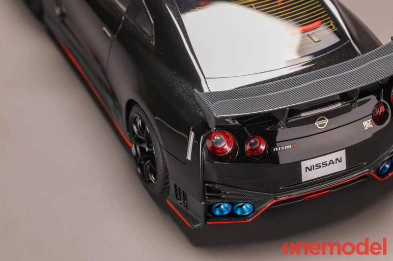 One Model 1:18 Nissan GT-R (R35) 2020 NISMO Edition in Jet Black Pearl