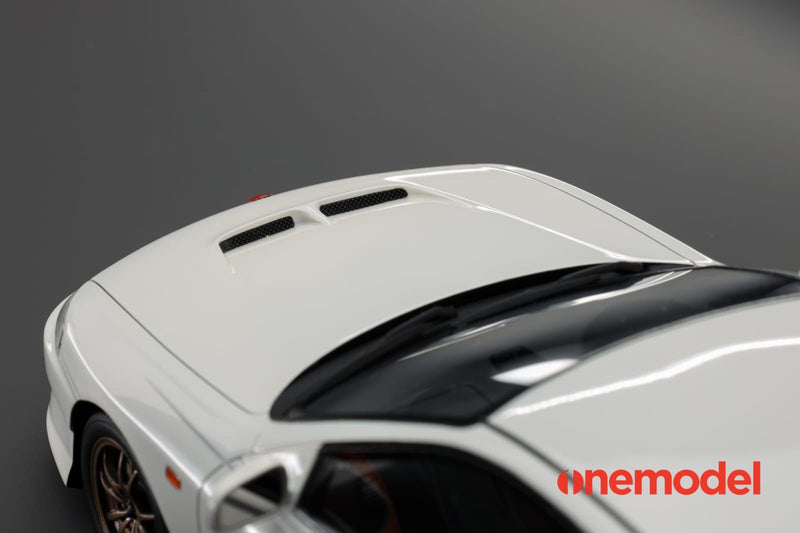 One Model 1:18 Honda Integra Type-R (DC2) Mugen Edition in White