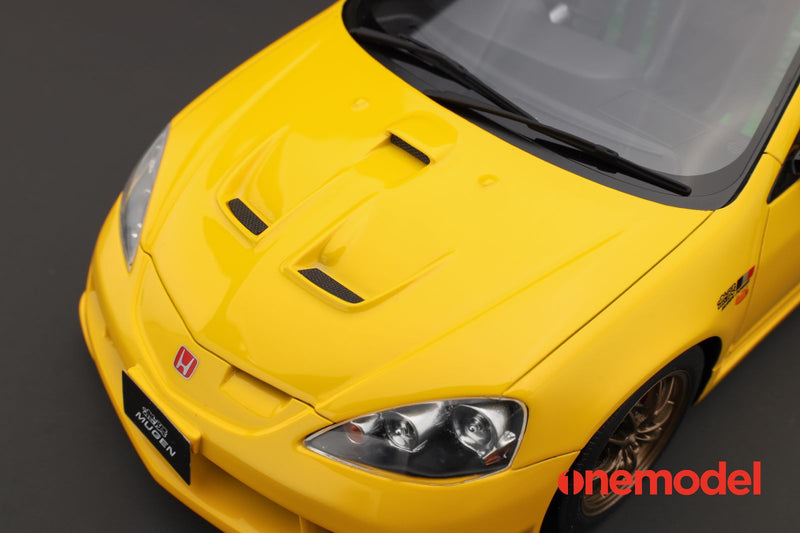 One Model 1:18 Honda Integra Type-R (DC5) Mugen Edition in Yellow