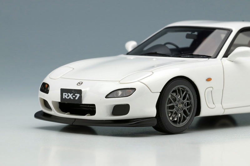 Mazda RX-7 (FD3S) Type RZ 2000 in Snow White Pearl Mica