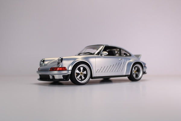 Pop Race 1/18 Porsche DLS Singer in Silver