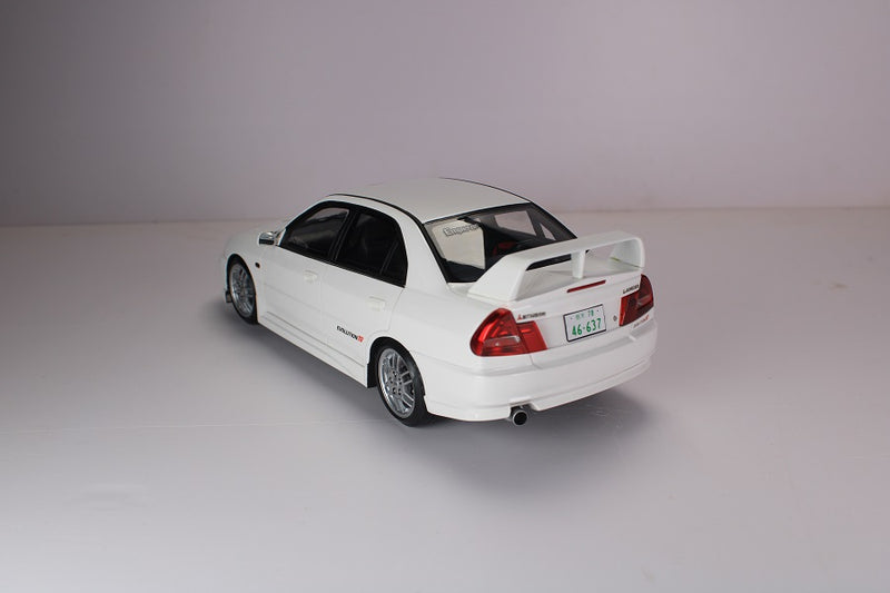 Pop Race 1/18 Mitsubishi Lancer EVO IV in White