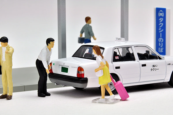 Tomytec 1:64 Diocolle 64 Car Snap Taxi Stand