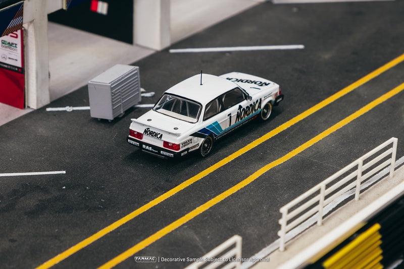 Tarmac Works 1:64 Volvo 240 Turbo, ETCC Zolder 1986 Winner, Johnny Cecotto / Thomas Lindström