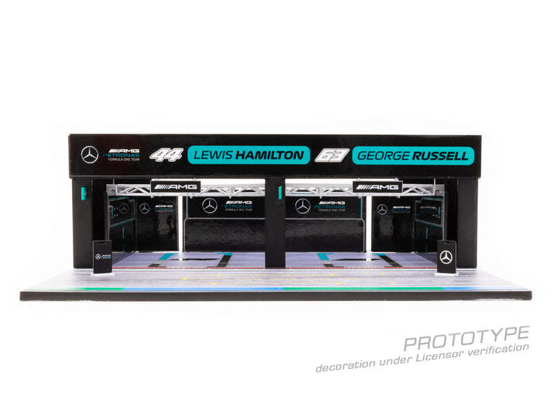 Tarmac Works 1:64 Pit Garage Diorama, Mercedes-AMG Petronas Formula One Team