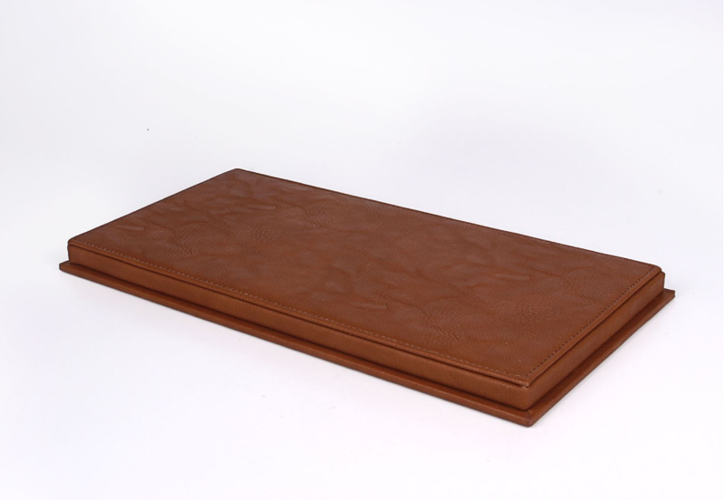 BBR Models 1:18 - Display Case with Brown Base and Brown Stitching