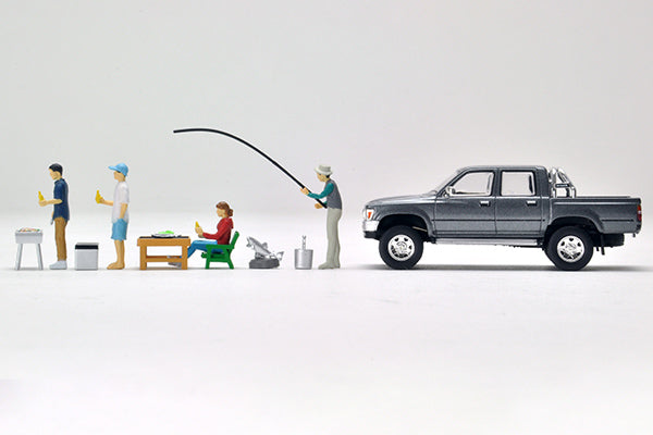 Tomytec 1:64 Geocelle Diorama with Toyota Hilux and BBQ Scene Figures