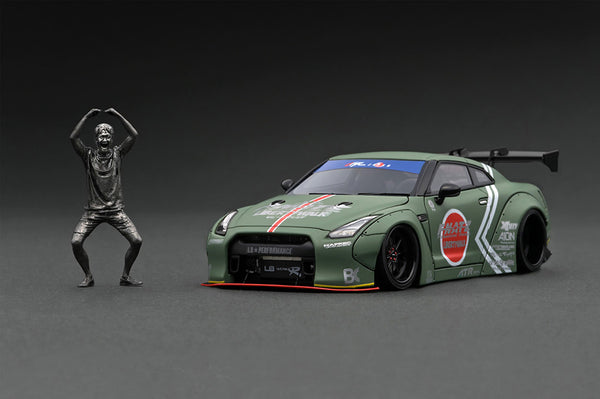 Ignition Model 1:43 Nissan GT-R (R35) LB-WORKS Zero Fighter Tokyo Auto Salon 2015 with Mr. Kato Figure