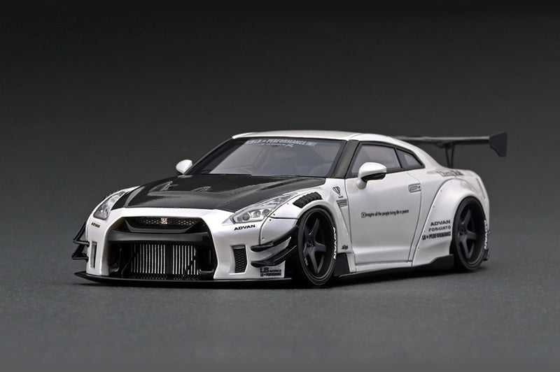 Ignition Model 1:43 Nissan GT-R (R35) LB-WORKS Type 2 in White with Ms. Chisaki Kato Figure