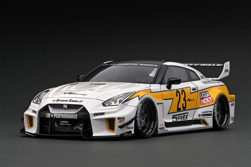 Ignition Model 1:18 Nissan 35GT-RR LB-Silhouette WORKS GT in White / Yellow with Engine