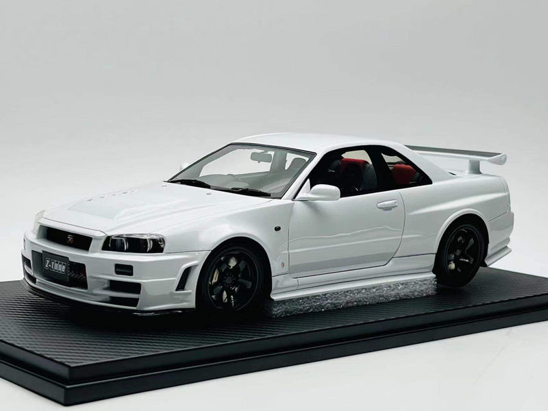 One Model 1:18 Nissan Skyline GT-R (BNR34) Z-Tune in White