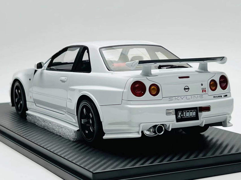 One Model 1:18 Nissan Skyline GT-R (BNR34) Z-Tune in White