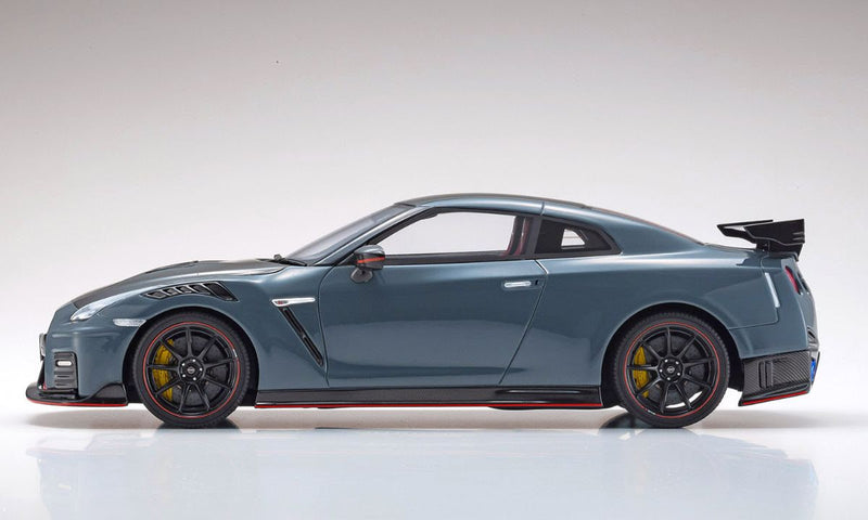 Kyosho 1:18 Nissan GT-R 2022 NISMO in Gray